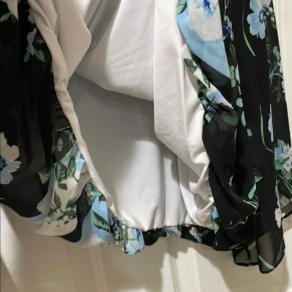 Floral Print Women's Top - Picture 3 of 7